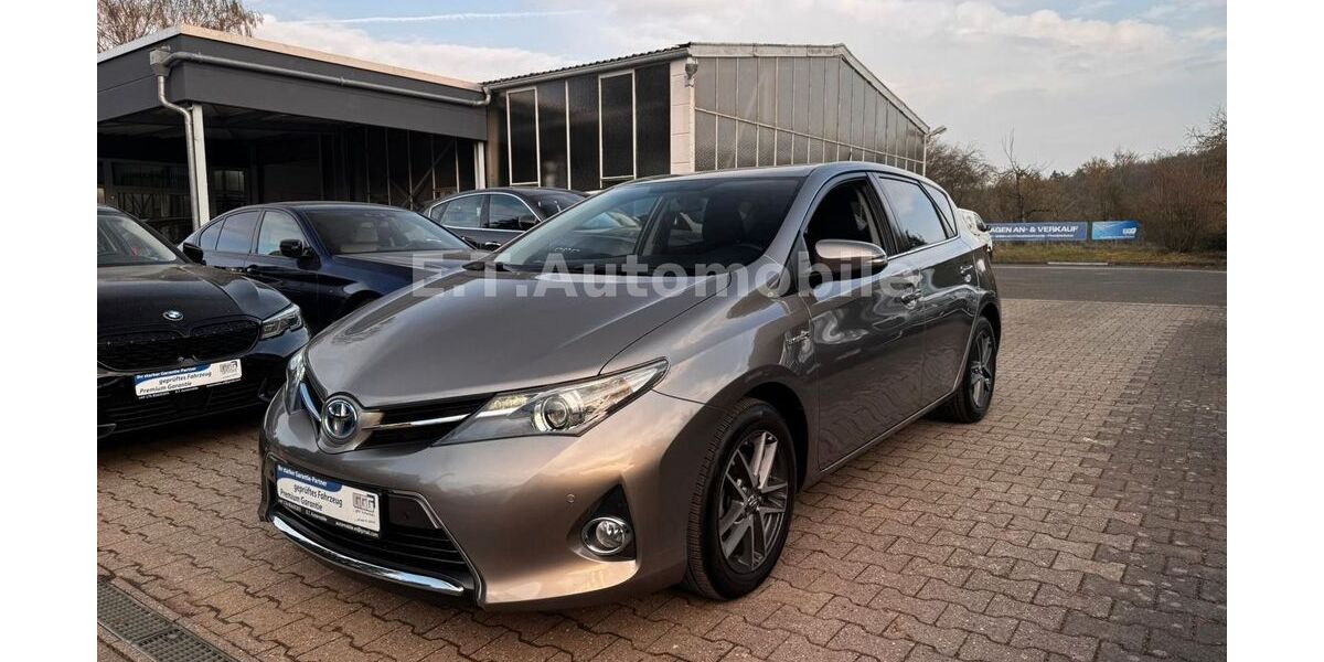 Toyota Auris 28.553 km 13.299 &euro; Friedberg (Hessen) - Ossenheim 61169