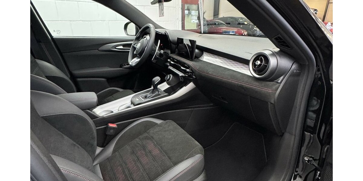 Alfa Romeo Tonale 1.5 VGT Veloce 48 V Hybrid LED 21.600 km 26.690 &euro; Lich 35423