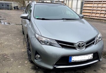 Toyota Auris Touring 155.000 km 7.300 &euro; Siegen 57072
