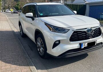 Toyota Highlander 141.680 km 36.490 &euro; Frankfurt 60389