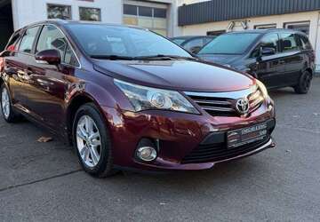 Toyota Avensis 109.000 km 12.250 &euro; Lage 32791