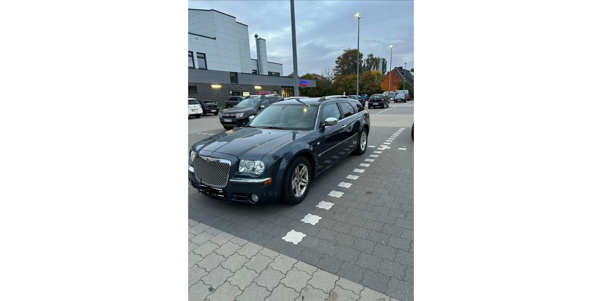 Chrysler 300C 201.000 km 5.400 &euro; Hamburg 22455