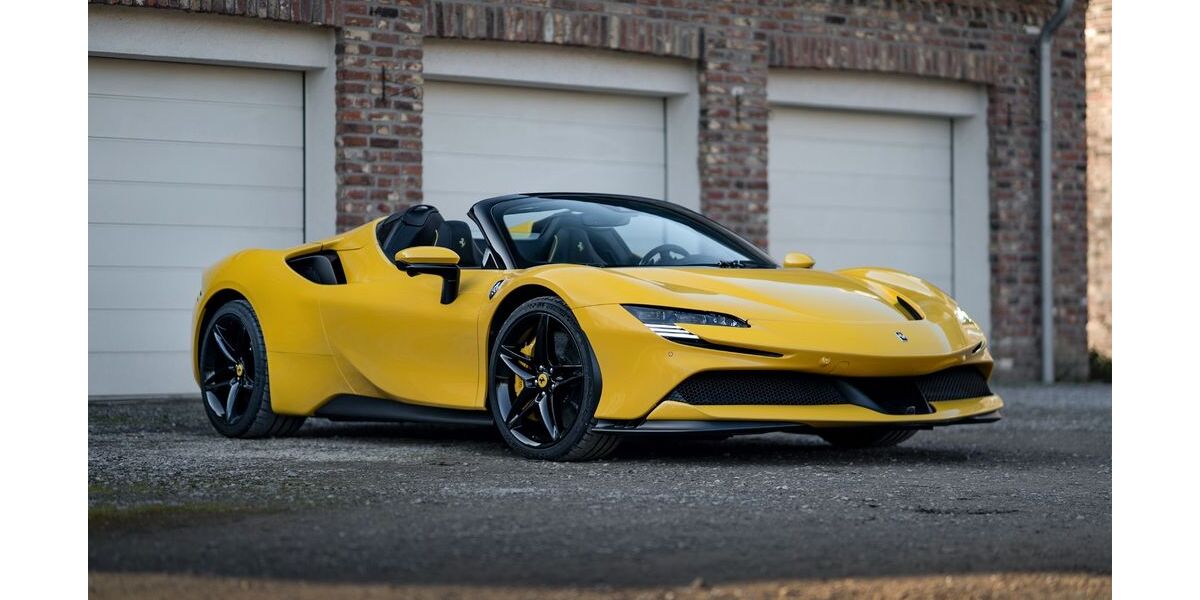 Ferrari SF90 1.562 km 469.000 &euro; Neuss 41464