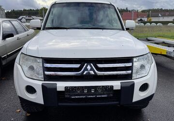 Mitsubishi Pajero 267.400 km 7.900 &euro; Berg b. Neumarkt i.d.OPf 92348