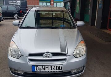 Hyundai Accent 110.000 km 2.799 &euro; Düsseldorf 40231
