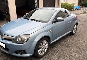 Opel Tigra 119.000 km 2.399 &euro; Offenbach 63073