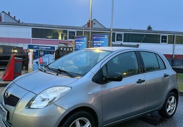 Toyota Yaris 160.000 km 2.800 &euro; Pirmasens 66953