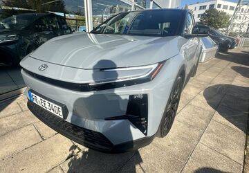 Toyota C-HR 3.000 km 49.700 &euro; Freiburg 79111