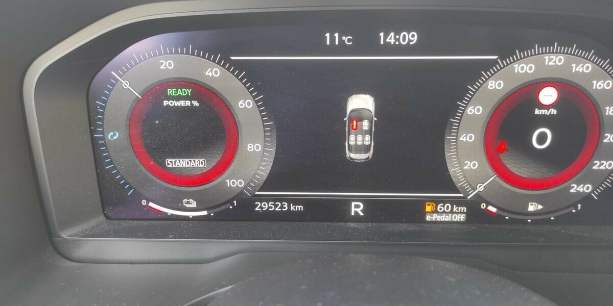 Nissan X-Trail e-Power e-4orce Tekna 4x4 35.698 km 33.000 &euro; Höchstenbach 57629