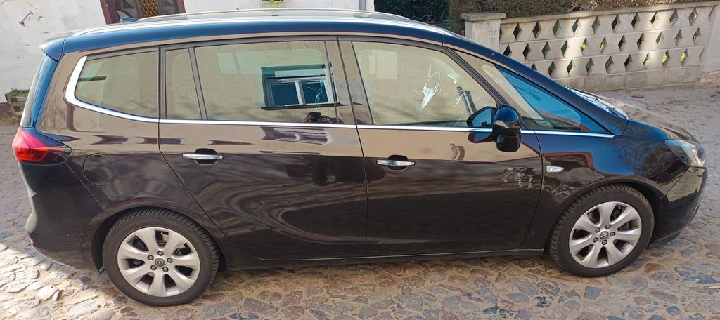 Opel Zafira Tourer 247.000 km 6.000 &euro; Zerbst 39261