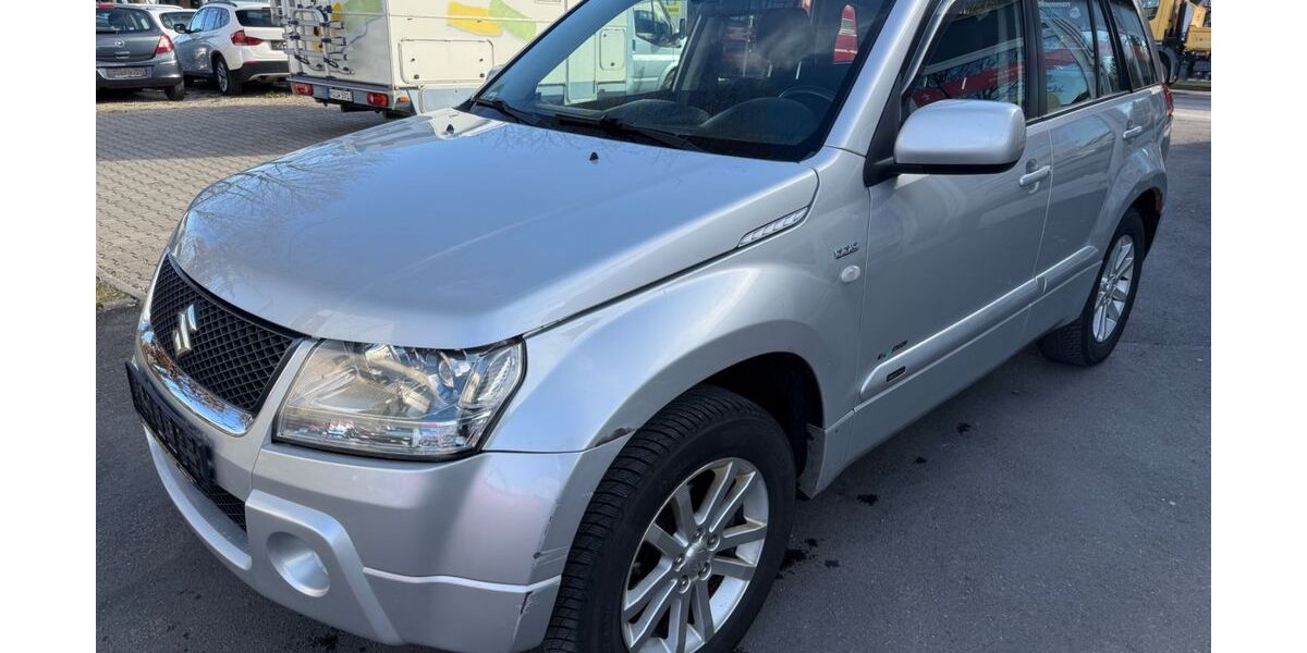 Suzuki Grand Vitara 82.000 km 5.900 &euro; München Trudering-Riem 81825