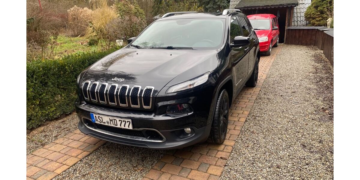 Jeep Cherokee 213.000 km 8.500 &euro; Egeln 39435