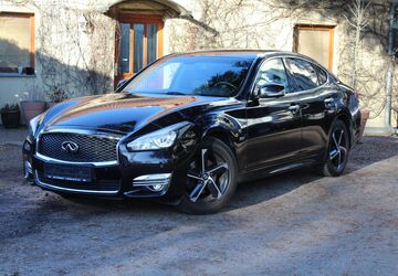 INFINITI Q70 212.000 km 12.299 &euro; Berlin 10317