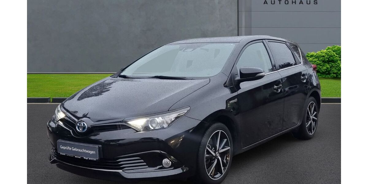 Toyota Auris 96.234 km 15.550 &euro; Wingst 21789