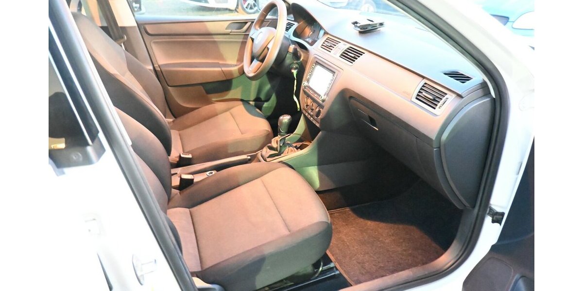 Skoda Rapid Spaceback 1.2 mit NAVI Steuerkette neu!!! 175.000 km 5.600 &euro; Seevetal - Hittfeld 21218