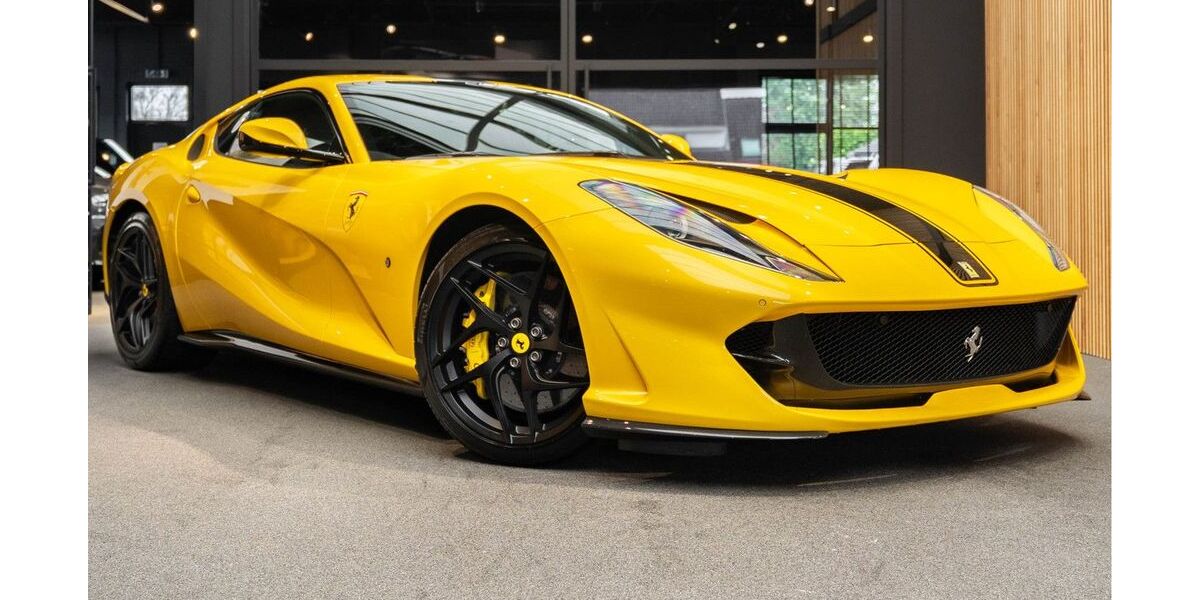 Ferrari 812 11.546 km 374.995 &euro; Kleve 47533