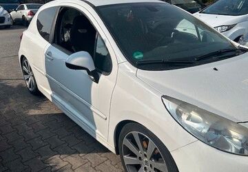 Peugeot 207 88.000 km 3.200 &euro; Halle/Saale 06116