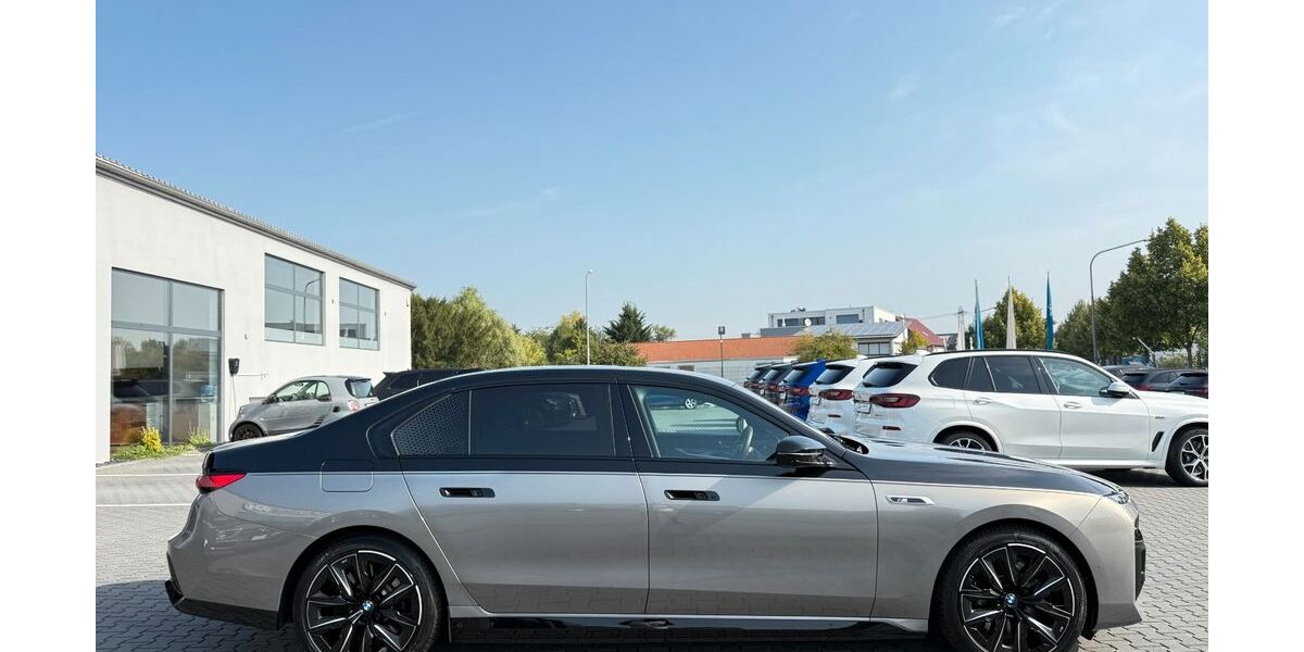BMW M760 47.235 km 134.990 &euro; Hanau/Nähe Airport Frankfurt/M 63456