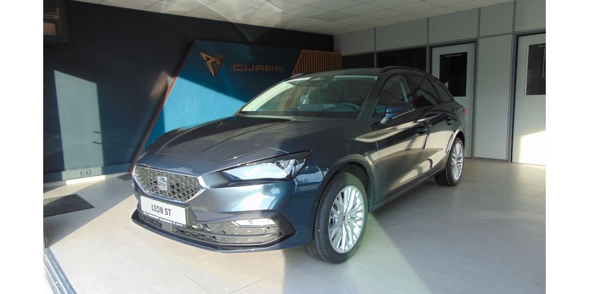 Seat Leon 2.000 km 36.890 &euro; Ötigheim 76470