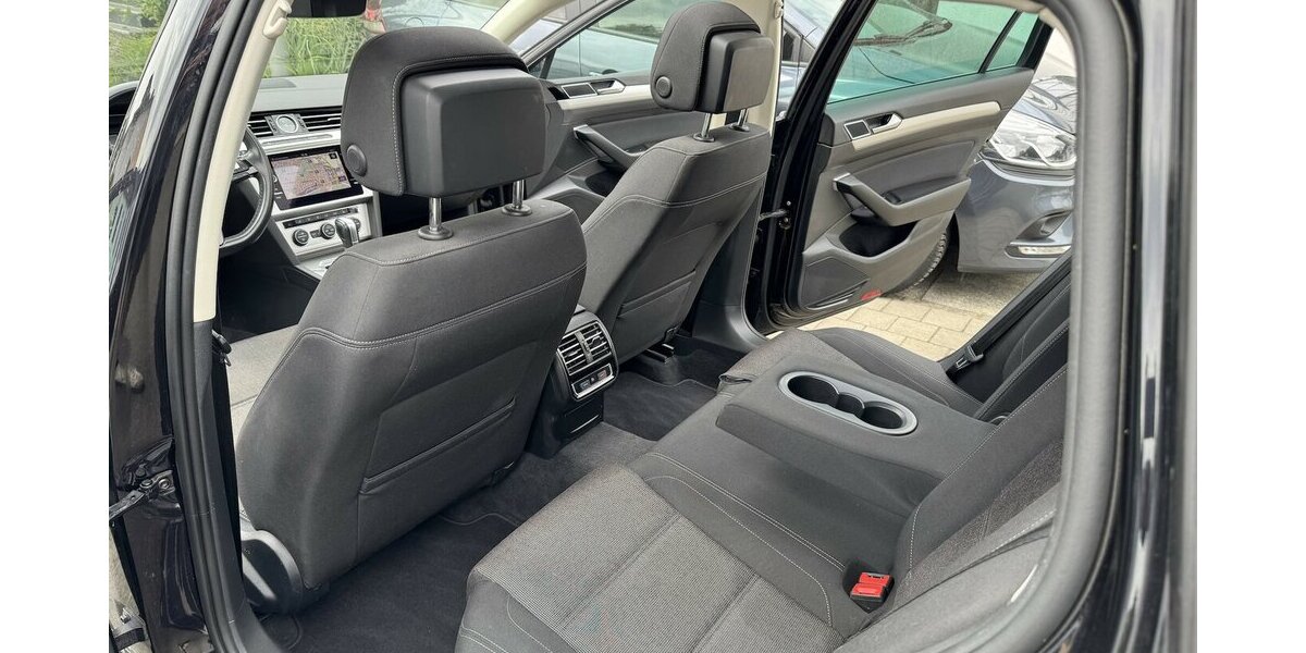 VW Passat Variant 2.0TDI DSG ACC Klima Kam Pano 18´ 188.000 km 10.900 &euro; Erftstadt 50374