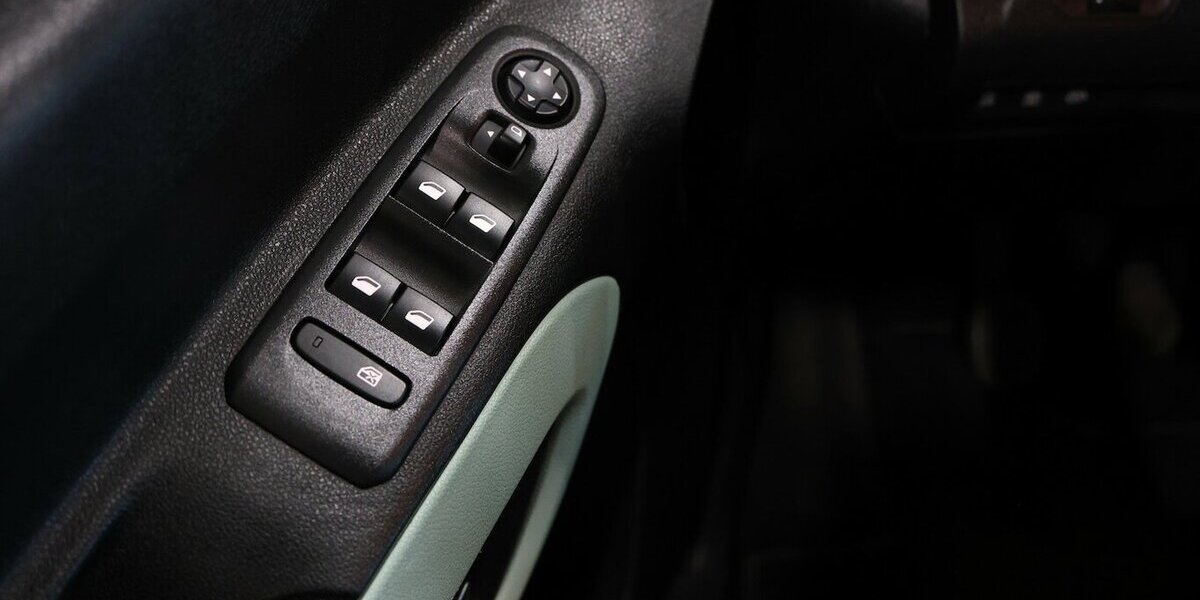 Citroen Berlingo 1.5 BLUE-HDI FEEL XL130 / 7-SITZER / 136.000 km 14.221 &euro; Hamm 59077