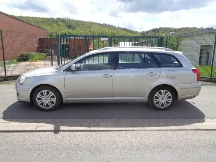 Toyota Avensis 305.000 km 1.250 &euro; Crailsheim 74564