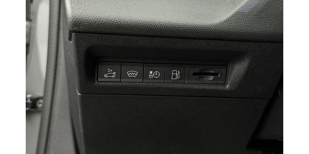 Peugeot 408 GT 225 Plug in Hybrid 360° Cam FULL LED 53.882 km 25.740 &euro; Lich 35423