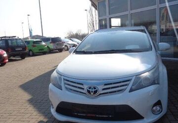 Toyota Avensis 85.000 km 11.400 &euro; Aschersleben 06449