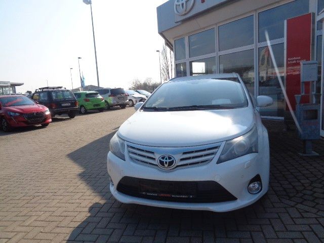 Toyota Avensis 85.000 km 11.400 &euro; Aschersleben 06449