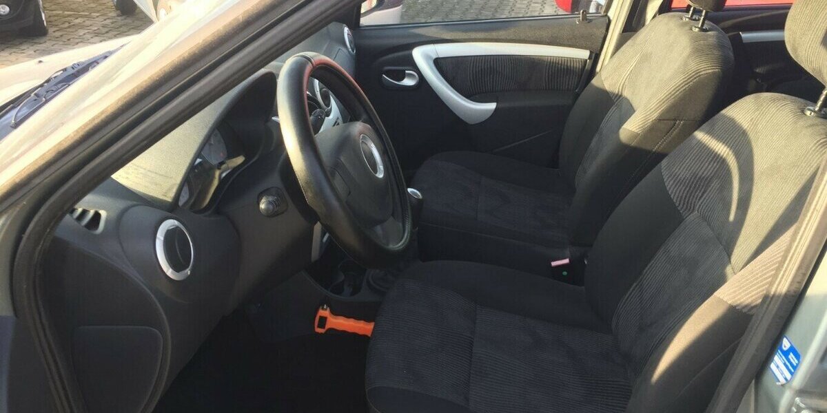 Dacia Logan MCV,Laureate 1.5 dCi,el.Fh,AHK,Tüv Neu! 174.000 km 3.999 &euro; Himmelkron 95502