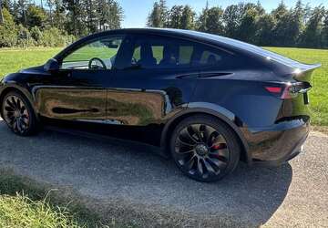 Tesla Model Y 13.600 km 48.000 &euro; Schorndorf 73614