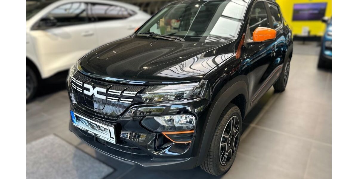 Dacia Spring 10.000 km 13.990 &euro; Dresden 01257