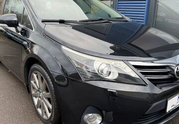 Toyota Avensis 169.000 km 6.950 &euro; Schmallenberg 57392