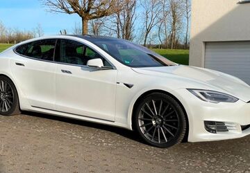 Tesla Model S 86.398 km 35.000 &euro; Grünberg 35305