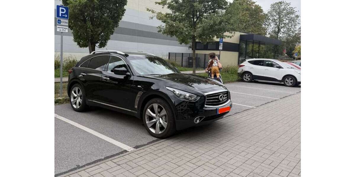 INFINITI FX 140.000 km 14.500 &euro; Pirna 01796