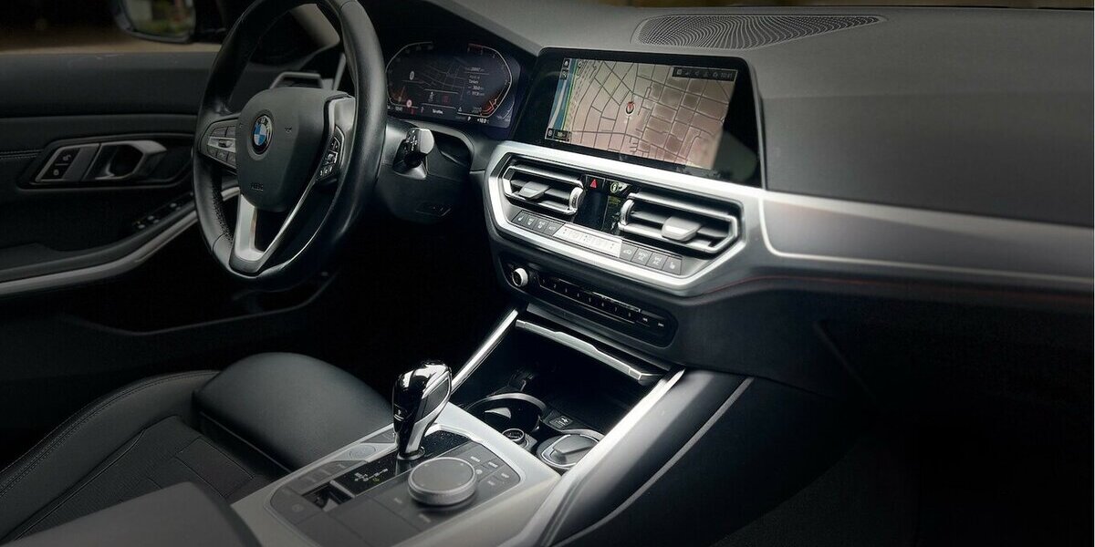 BMW 320d Sport Line Touring Navi Leder Kamera 210.000 km 17.490 &euro; Neckarsulm 74172