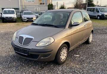 Lancia Ypsilon 148.089 km 1.222 &euro; Düren 52353