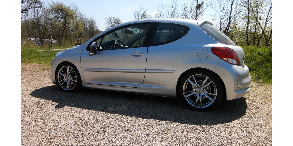 Peugeot 207 99.600 km 5.950 &euro; Lebach 66822