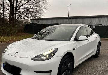 Tesla Model 3 22.318 km 30.400 &euro; Voerde 46562