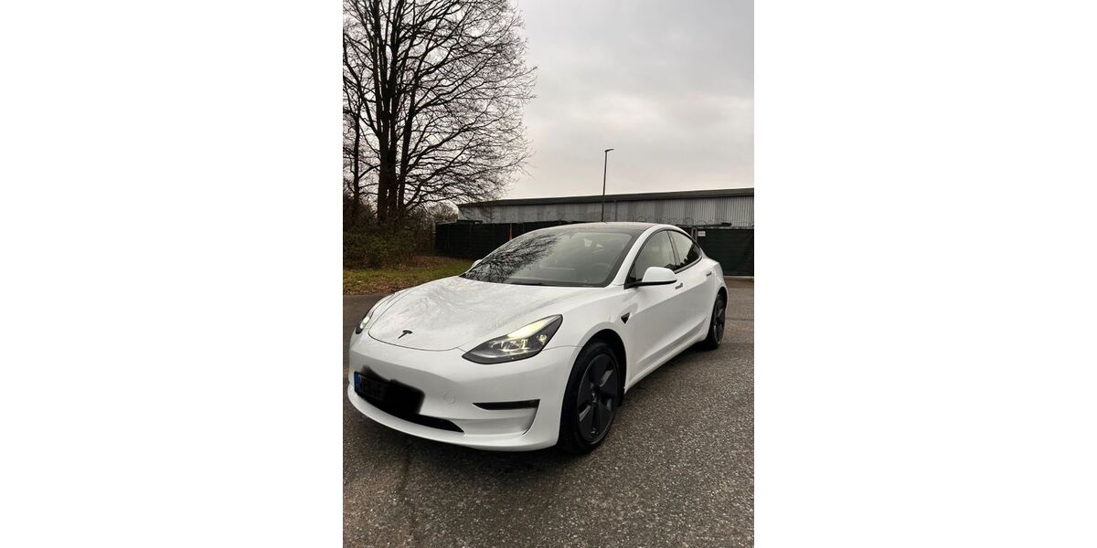 Tesla Model 3 22.318 km 30.400 &euro; Voerde 46562