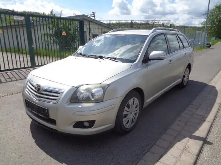 Toyota Avensis 305.000 km 1.250 &euro; Crailsheim 74564