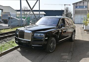 Rolls Royce Cullinan 8.400 km 319.900 &euro; Freiburg 79108