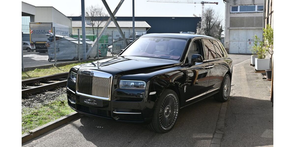 Rolls Royce Cullinan 8.400 km 319.900 &euro; Freiburg 79108