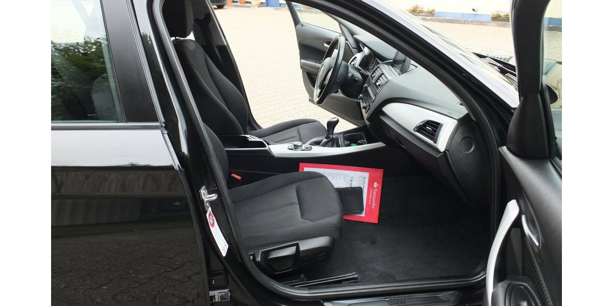 BMW 114i NAVI TELEFONIE GARANTIE PDC 18 ZOLL 115.841 km 8.898 &euro; Köln 50858