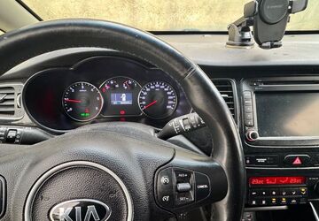 Kia Carens 343.563 km 4.900 &euro; Hamburg 22045