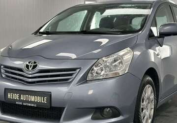 Toyota Verso 223.000 km 3.990 &euro; Heide 25746