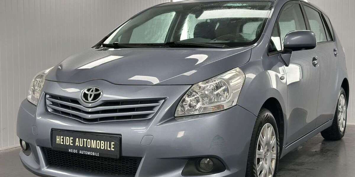 Toyota Verso 223.000 km 3.990 &euro; Heide 25746