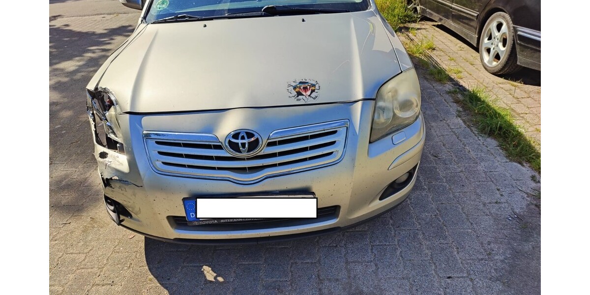 Toyota Avensis 305.000 km 1.250 &euro; Crailsheim 74564