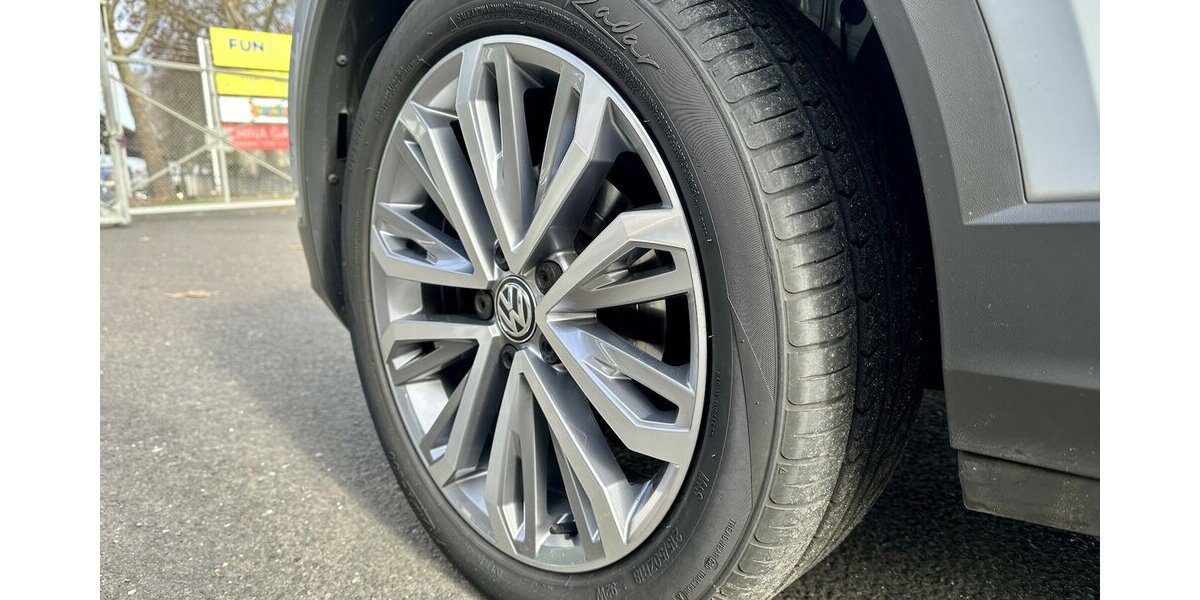 VW T-Roc IQ.DRIVE LED Navi PDC SHZ 127.074 km 16.900 &euro; Mainz 55122