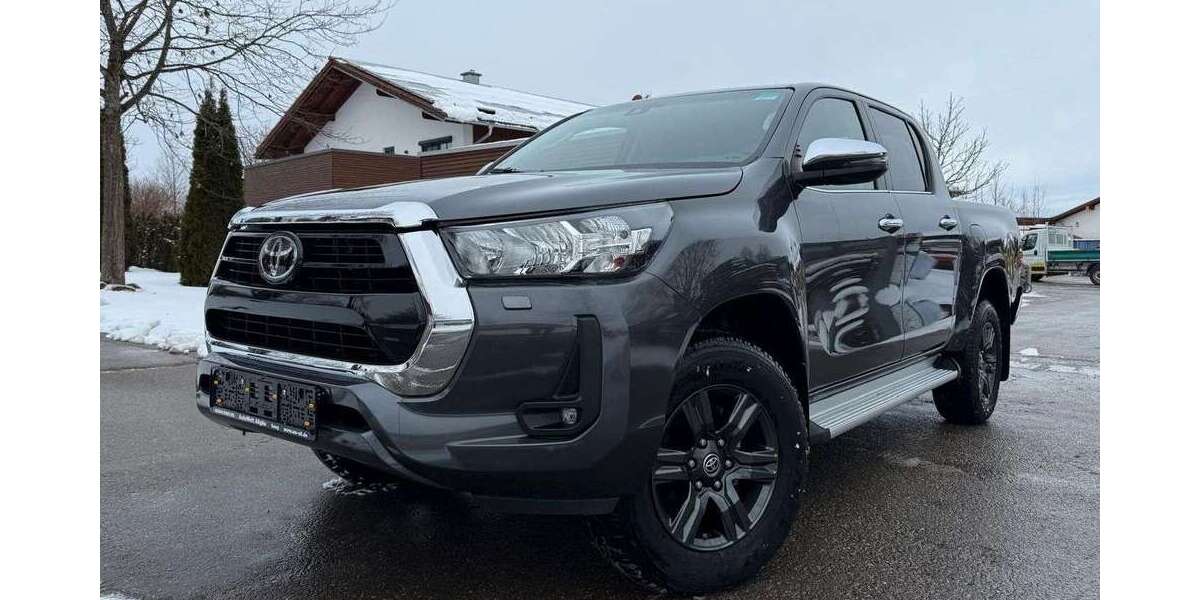 Toyota Hilux 4.990 km 45.490 &euro; Seeg 87637